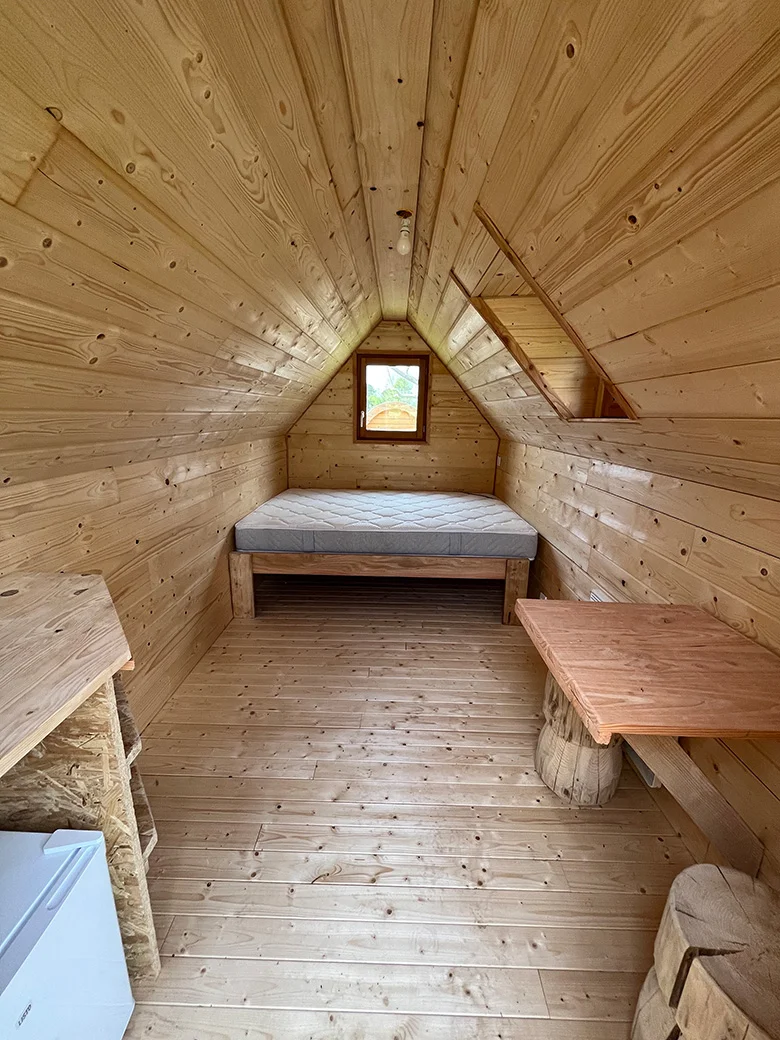 intérieur - cabane- camping Mendi Azpian