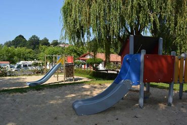 aire de jeux pour enfants- camping Mendi Azpian